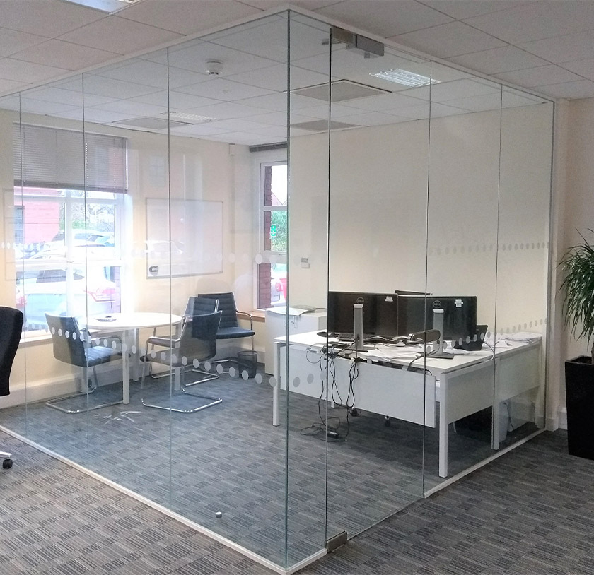 Flat To Ceiling Glass Partitions photo