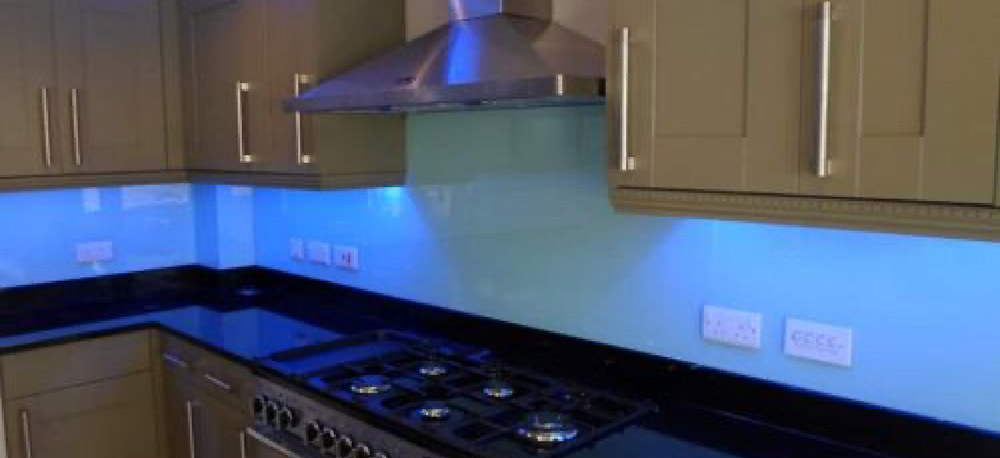 illuminated kitchen splashback led lighting