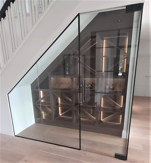 Glass alcove partition doors with black outline