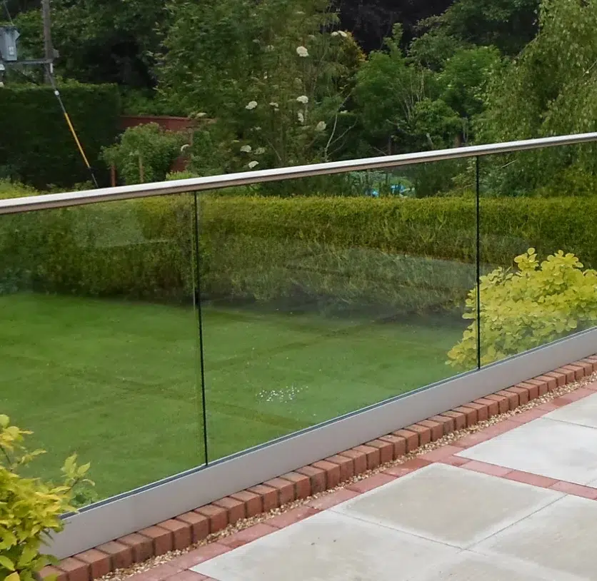 Frameless with Handrail